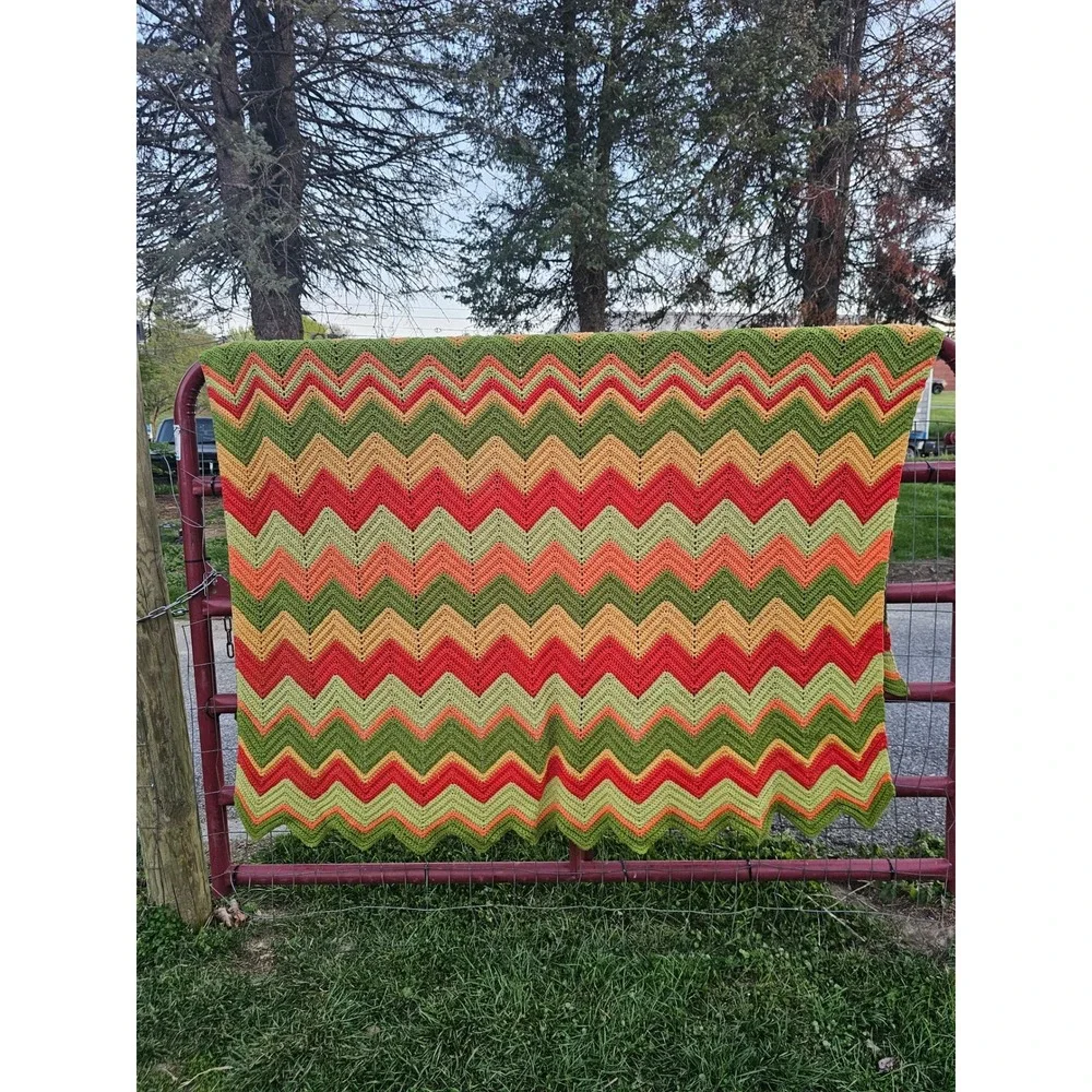Vintage MCM 1960s 1970s Ripple ZigZag Chevron Afghan Granny Core Blanket Throw - Picture 4 of 7